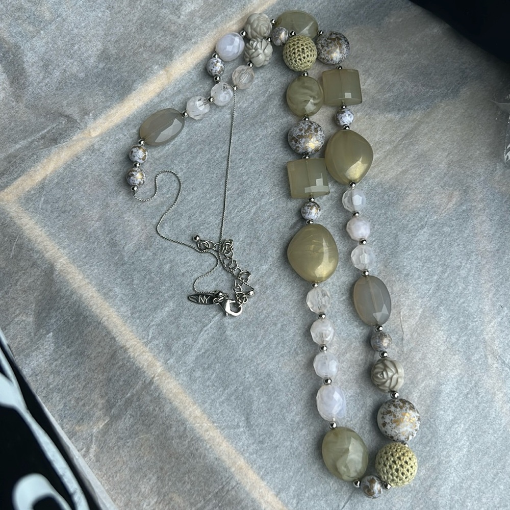 New York and company Necklace